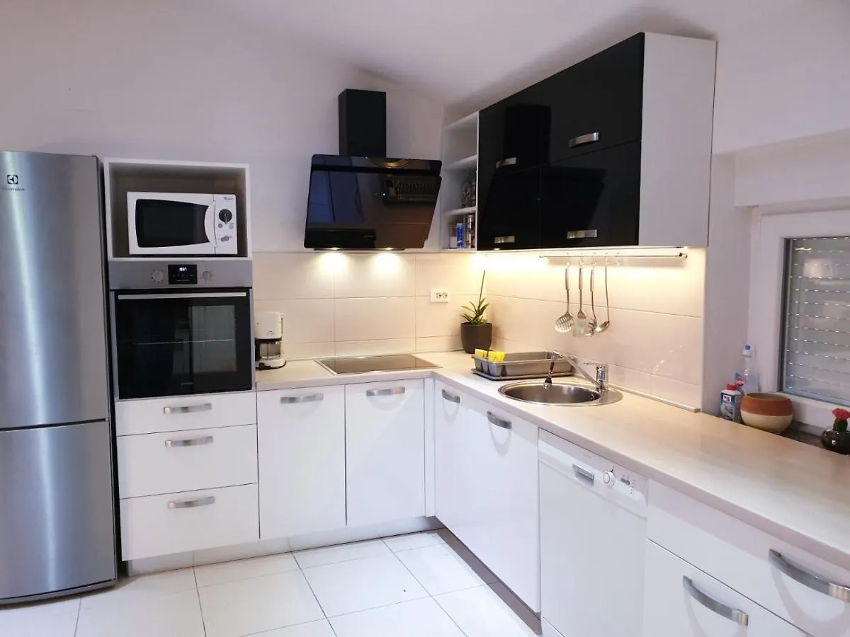 Apartment Apartman Lara Crikvenica